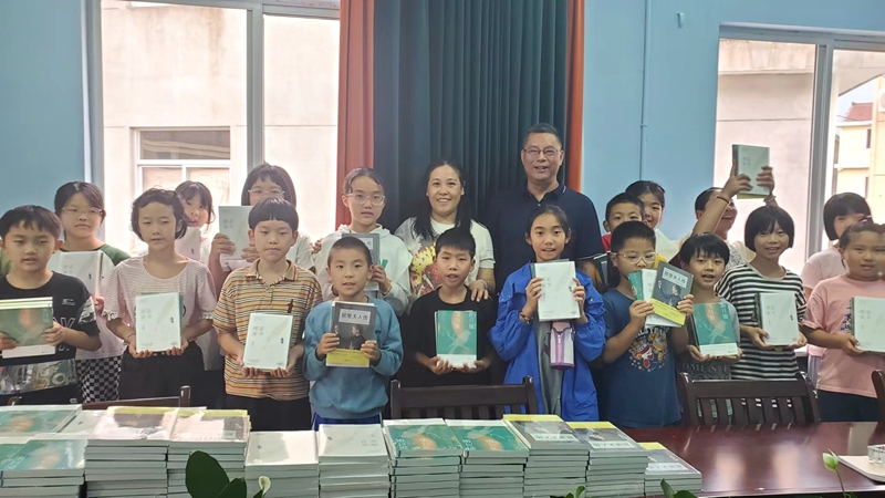 1670481882225714.jpg 惠多利黨支部赴臨海白水洋浙農(nóng)陽光希望小學_副本.jpg