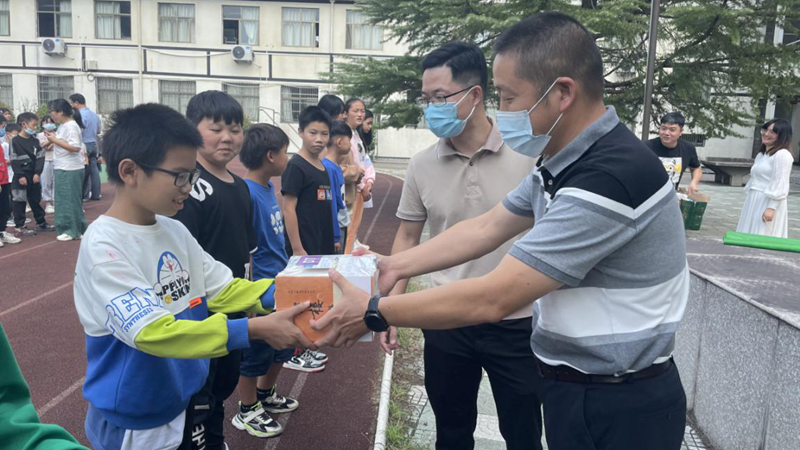 1670481921709367.png 浙農(nóng)實業(yè)黨支部赴浦江禮張浙農(nóng)陽光希望小學_副本.png