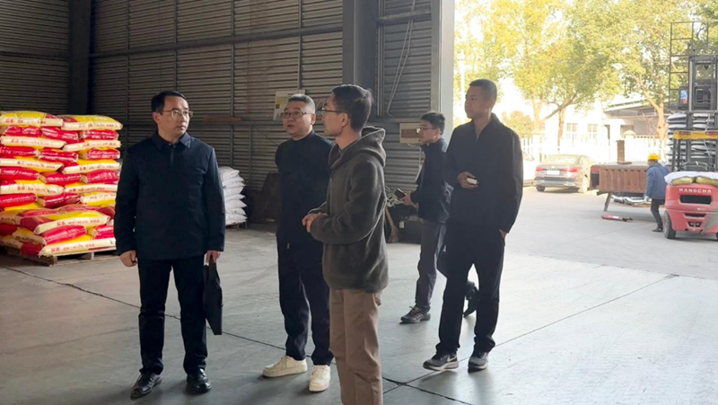 省發(fā)改委、省供銷社領(lǐng)導(dǎo)赴惠多利檢查指導(dǎo)化肥儲(chǔ)備工作